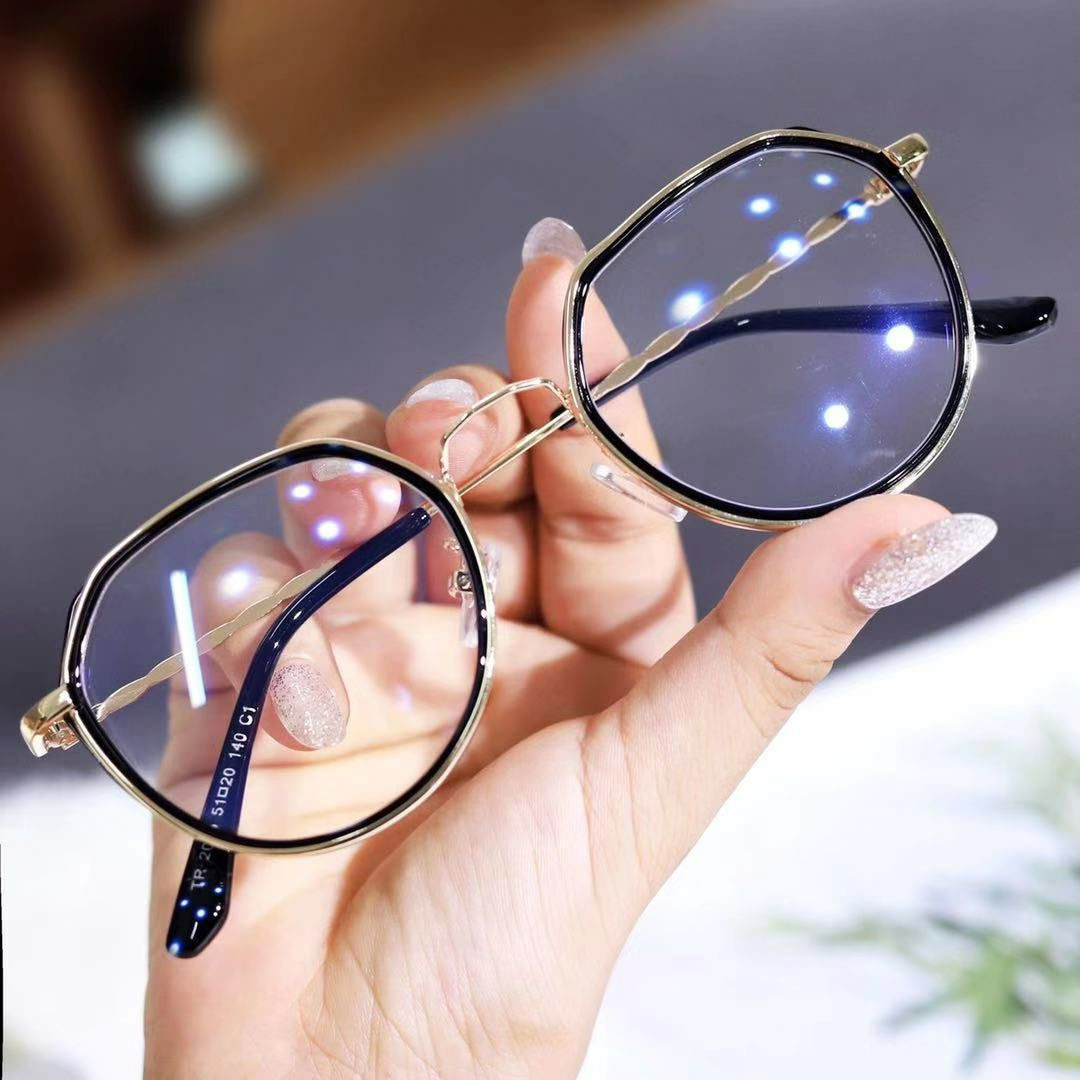 Nouvelles verres légers anti-bleus pour femmes et hommes Version coréenne Version polygonales Frames sans maquillage Small Face Finies Myopia Lunes