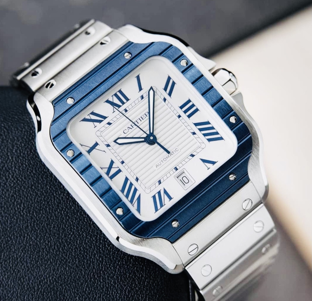 Montre de marque CARTIER couleur cendre version automatique pour hommes
