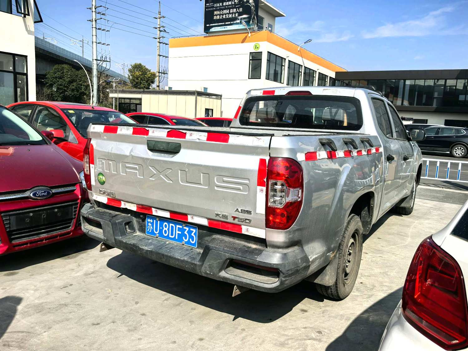 Maxus T60 2.4 Essence 2WD Châssis haut Confort Petit Double Rangée